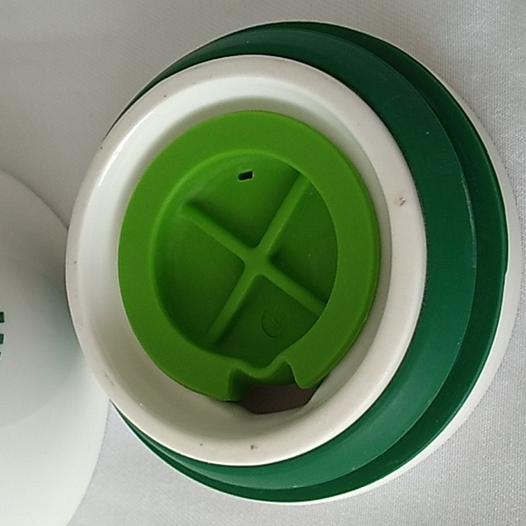 COPY - Starbucks Mug with Lid - Picture 6 of 8